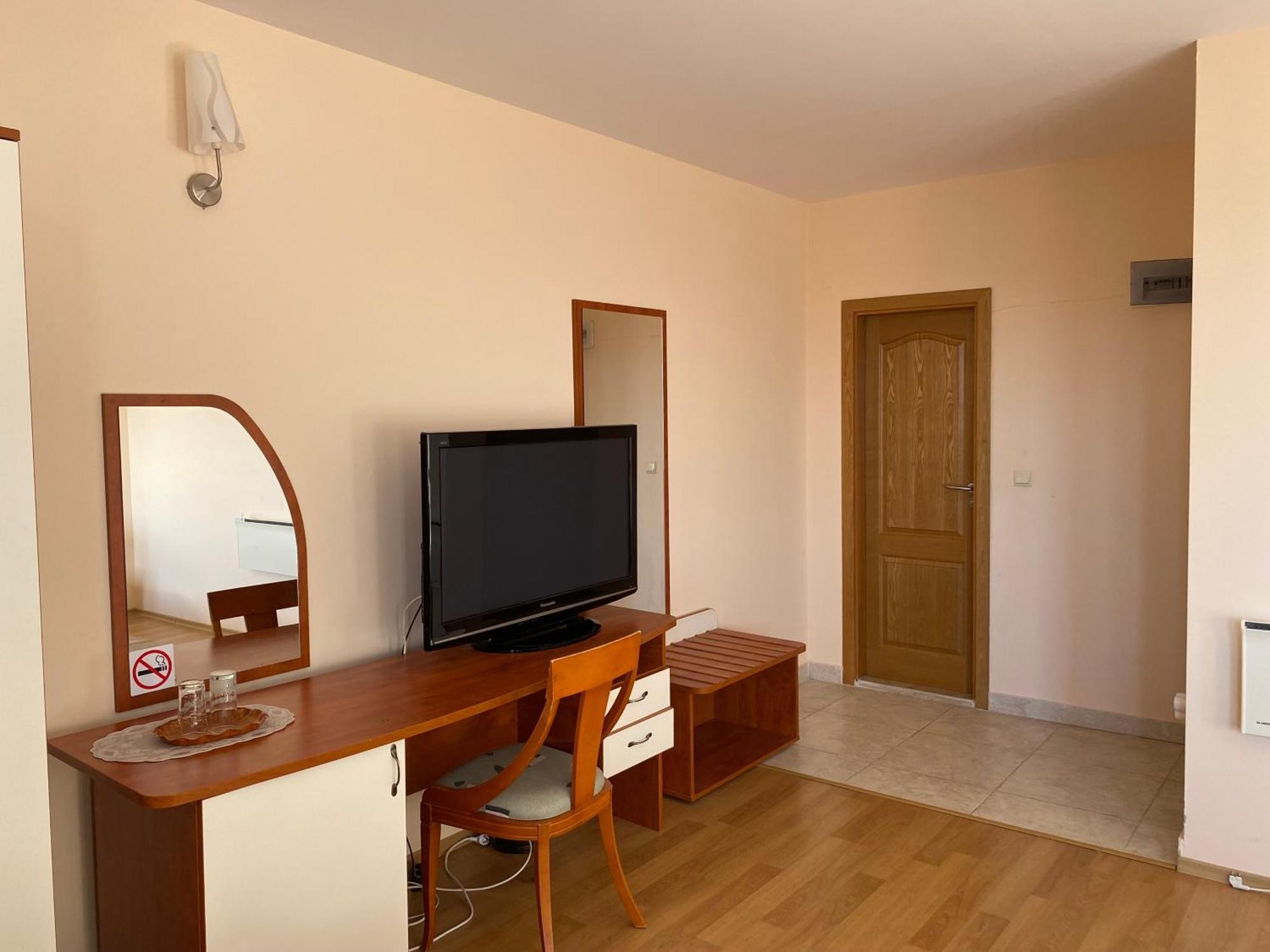 Guest House Golden Flake 4Km From Bolata Beach Болгарево Экстерьер фото